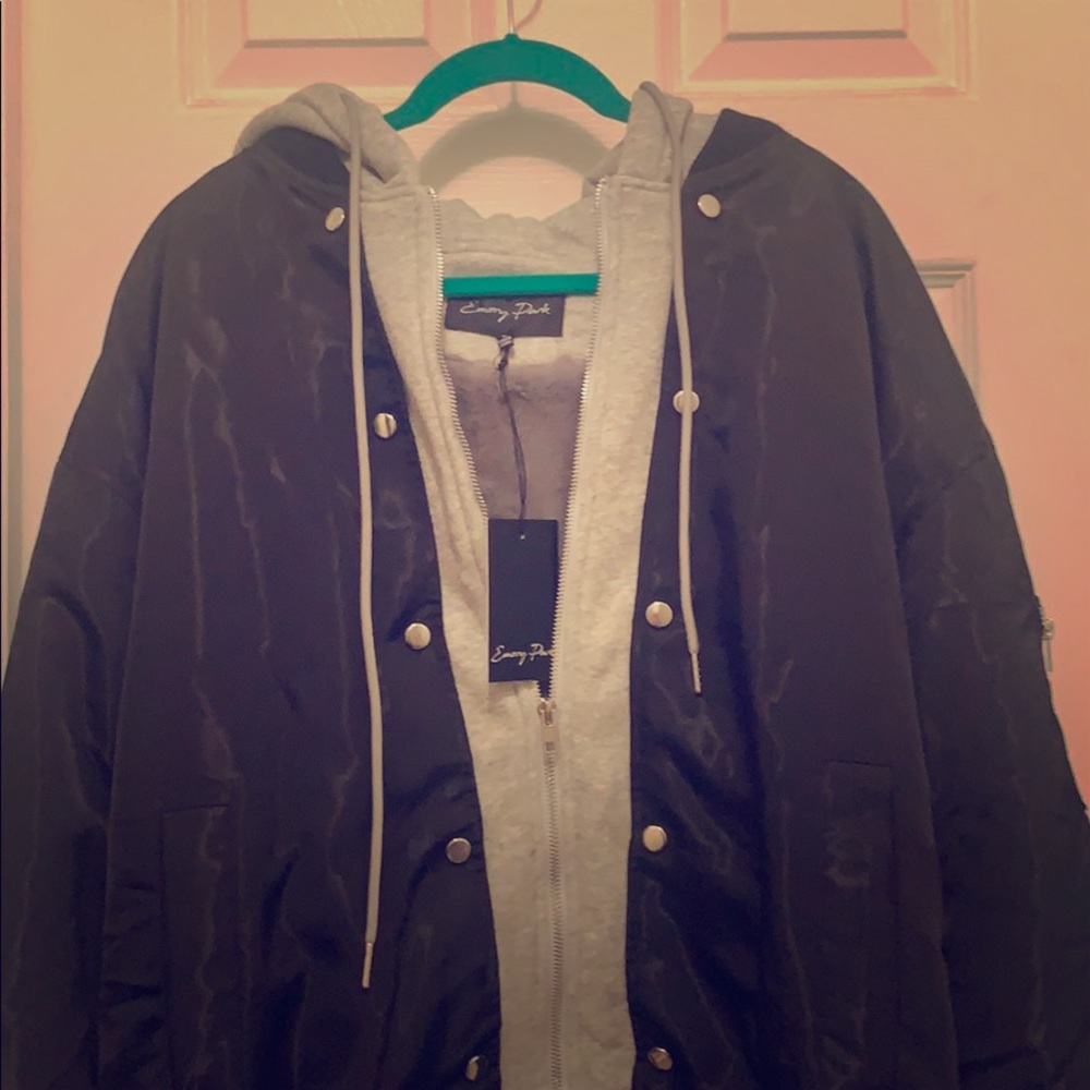 Black Lined Bomber Jacket 🥀